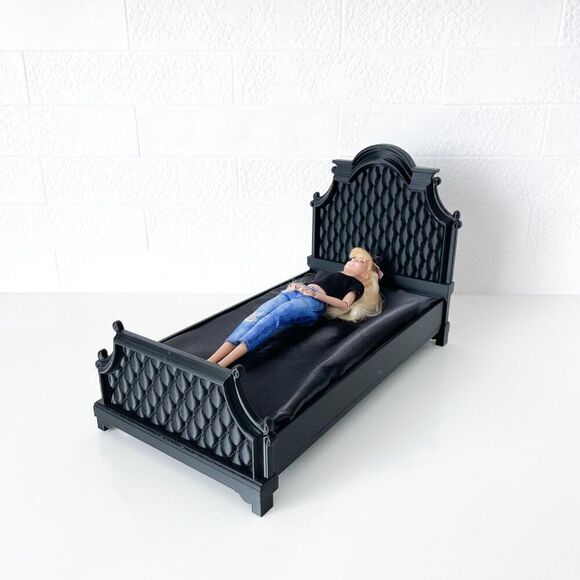 Black Tufted Miniature Chesterfield Bed Queen Size 1:6 Scale Barbie Dollhouse - Picture 4 of 6